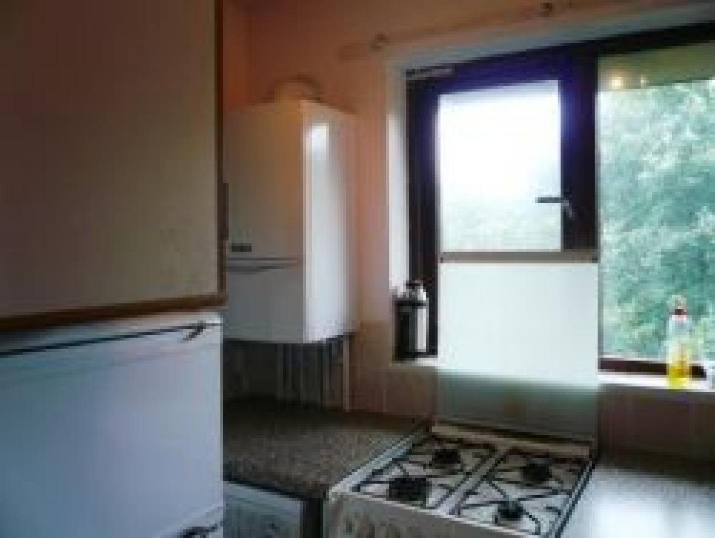 			VIEWINGS ARE HIGHLY RECCOMENDED., Studio Apartment, 1 bath, 1 reception Flat			 Brassey Road, KILBURN